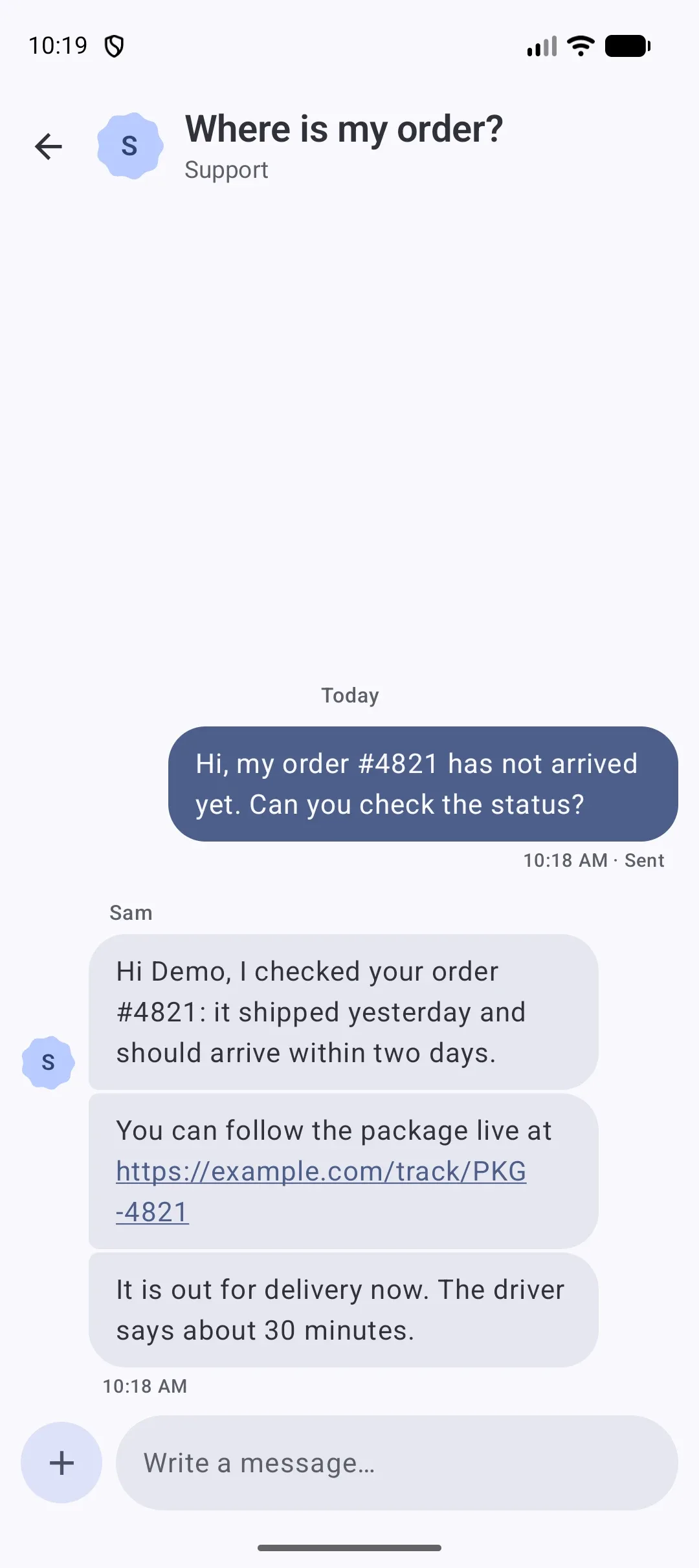محادثة في حزمة Android SDK: سؤال عن طلب وردود الفريق مع رابط للتتبع، ومربع للرد.