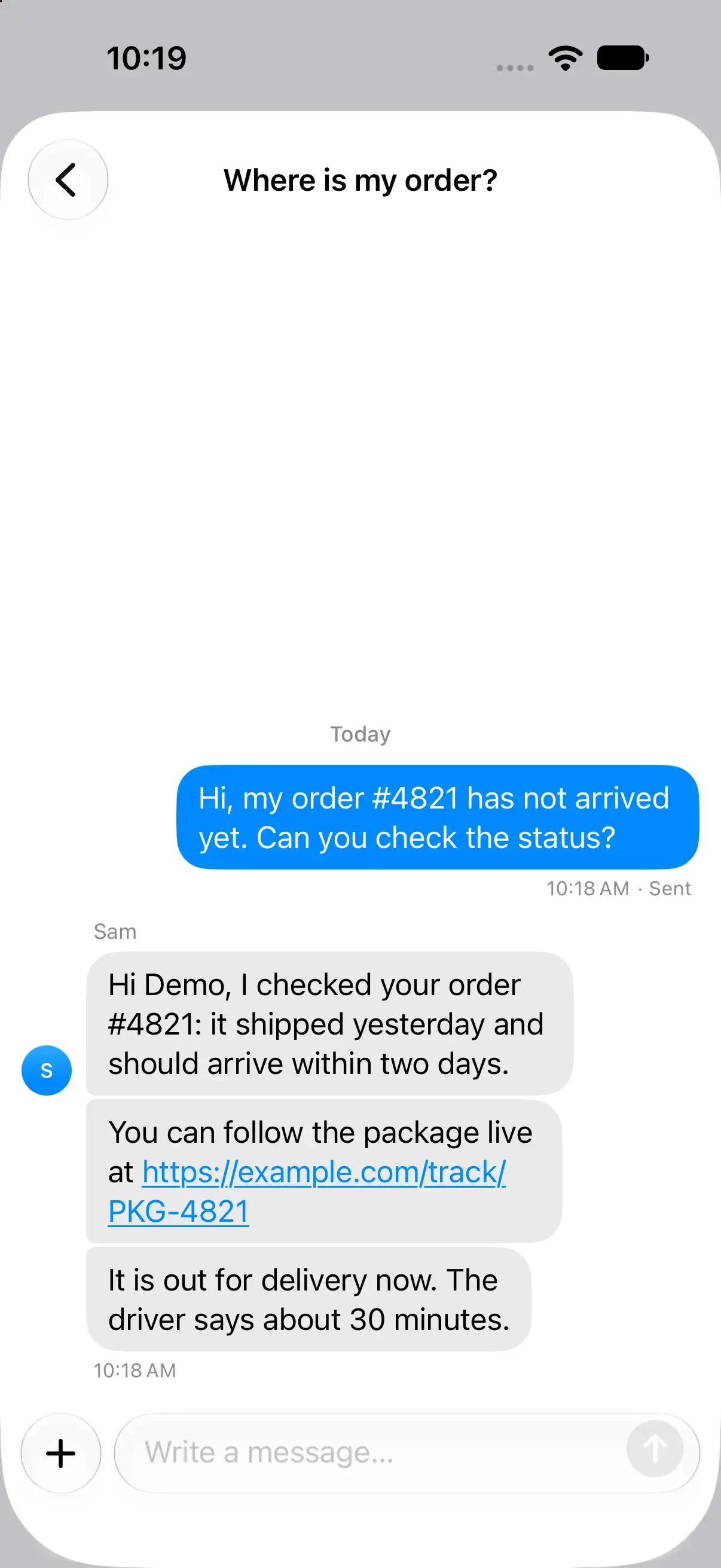 محادثة في حزمة iOS SDK: سؤال عن طلب وردود الفريق مع رابط للتتبع، ومربع للرد.